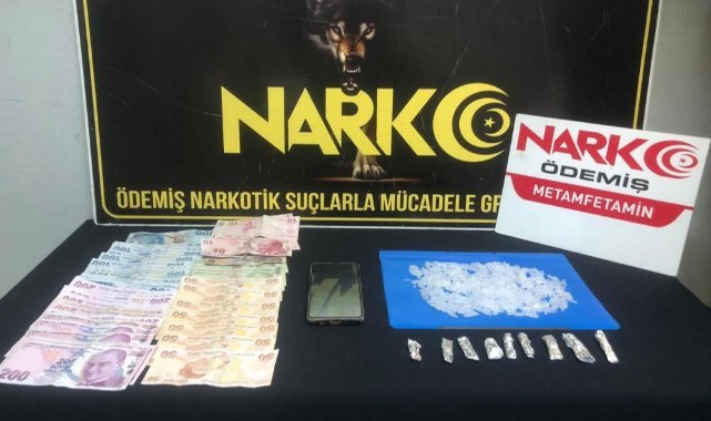 İzmir polisinden uyuşturucu tacirlerine geçit yok