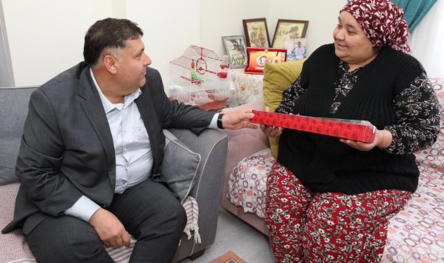 Menderes’te Anneler Unutulmadı: "Annelerimizin yeri asla dolmaz"