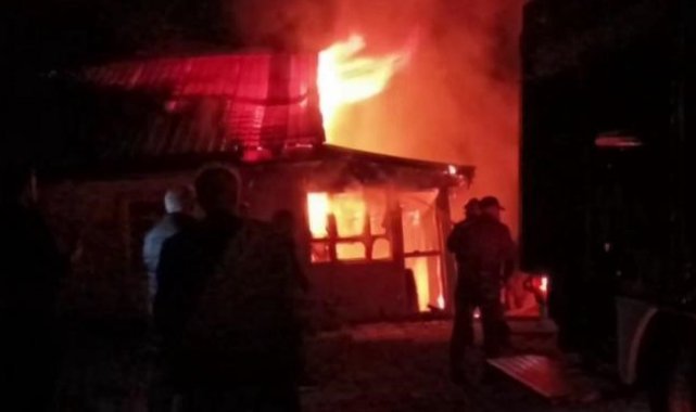 Sakarya'da korkunç yangın: Alevler bir anda her yeri sardı