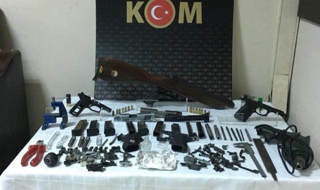 Silah satıcısı İzmir polisi tarafından yakalandı