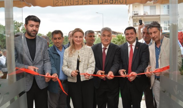 Torbalı’da ilk Kitap Kafe açıldı: Başkan Tekin'den müjde