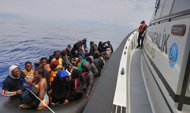 Yunanistan'ın ölüme ittiği 46 göçmen kurtarıldı