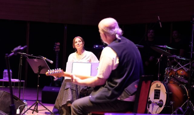 3. İzmir Uluslararası Film ve Müzik Festivali’nde Zuhal Olcay’dan unutulmaz konser