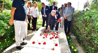 Ahmet Piriştina unutulmadı: Vefatının 19. yılında mezarı başında anıldı