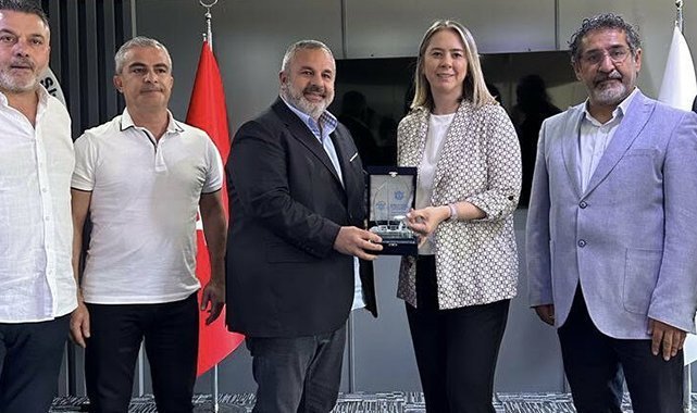 AK Parti İzmir Milletvekili Çankırı İzmir Büyükşehir Belediyesi'ne yüklendi