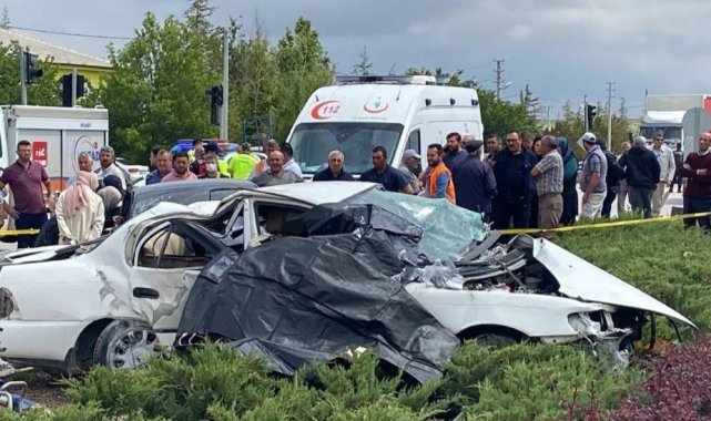 Aksaray'da 2 otomobil çarpıştı: Çok sayıda ölü ve yaralı var