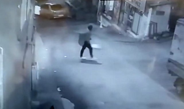 Aktörlere taş çıkartan hırsız, dost gibi görünüp zincir marketi soydu