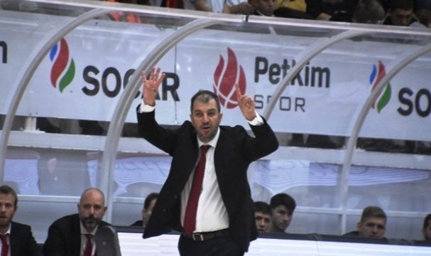 Aliağa Petkimspor yeni sezonda Burak Gören'le devam ediyor