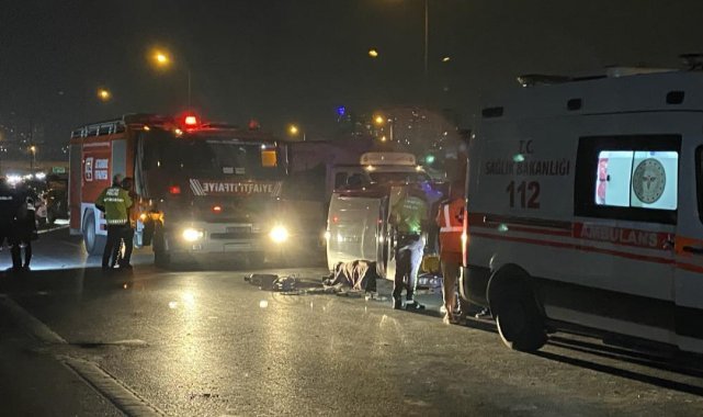 Bariyerlere çarpan araç yan yattı: 1 ölü
