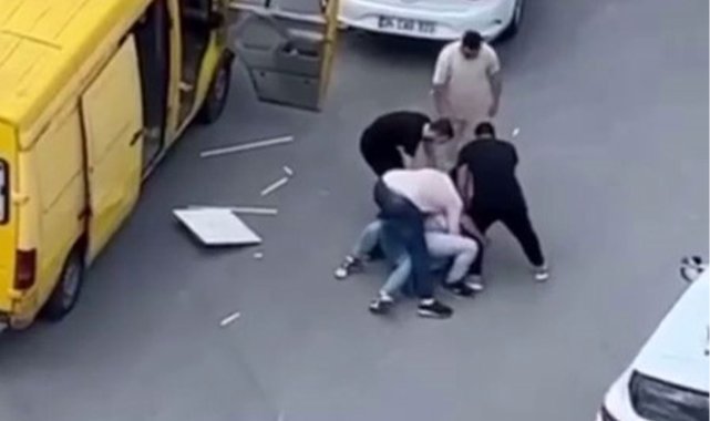 Başakşehir'de trafikte yol verme kavgası