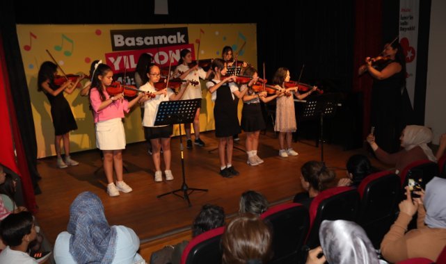 BASAMAK kursiyerleri alkışları topladı