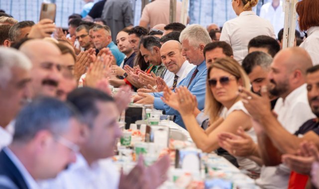 Başkan Soyer İZBETON işçilerinin bayram sofrasına konuk oldu