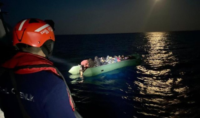 Çeşme'de 82 düzensiz göçmen yakalandı