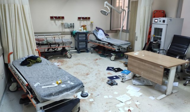 Doktoru darp edip, hastaneyi birbirine kattılar