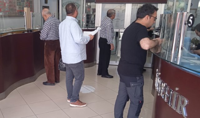 Dolar ve Euro'daki hareketlilik döviz bürolarına yansıdı