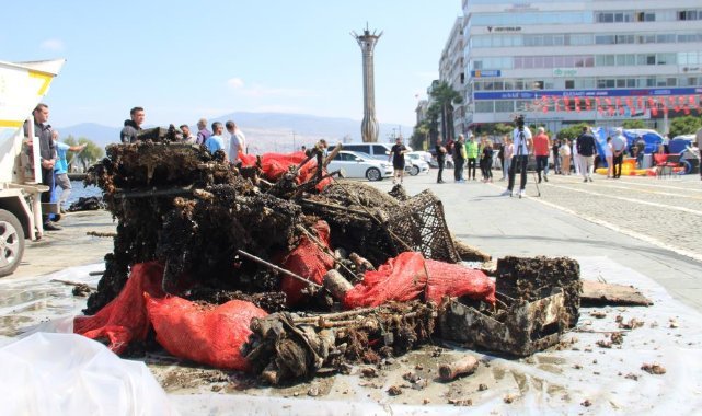 Dünya Çevre Günü İzmir'de deniz temizliği etkinliğiyle kutlandı
