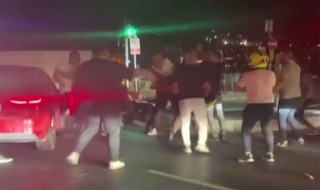 Fatih'te gece yarısı kavga
