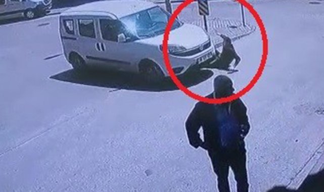 Feci kaza: Çarptığını fark etmedi, adamın üzerinden geçti