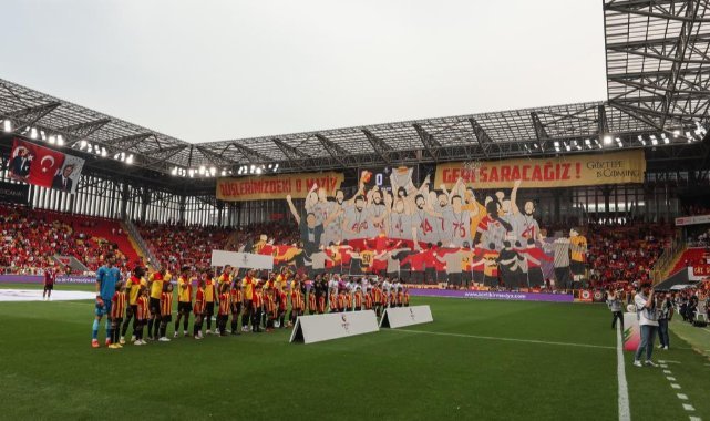 Göztepe taraftarı 5 farklı dilde transfer ve şampiyonluk istedi