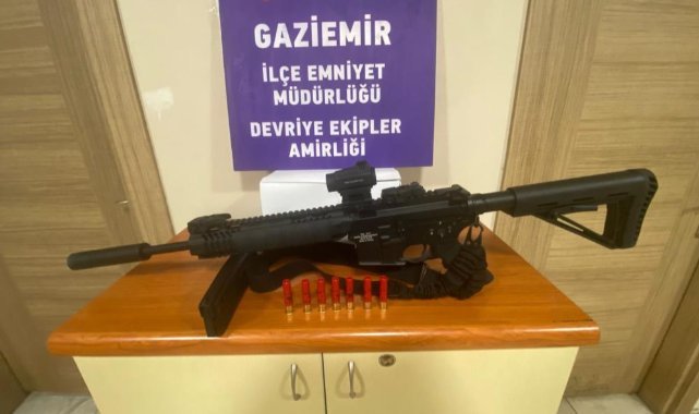 Gözünü kırpmadan köpeği vuracaktı, polisler fırsat vermedi