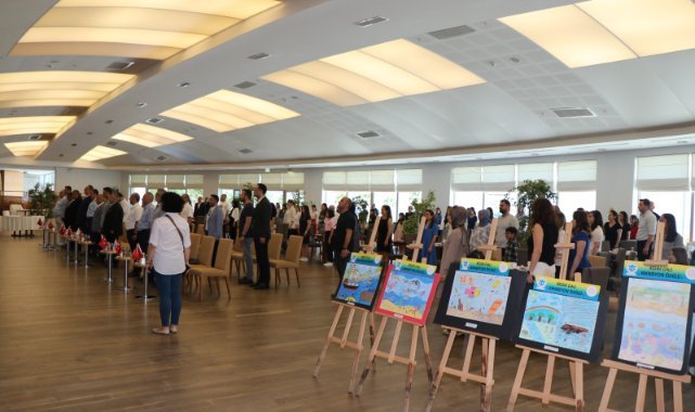 İMEAK DTO Aliağa Şubesi’nin düzenlediği yarışmada dereceye giren öğrencilere ödülleri verildi