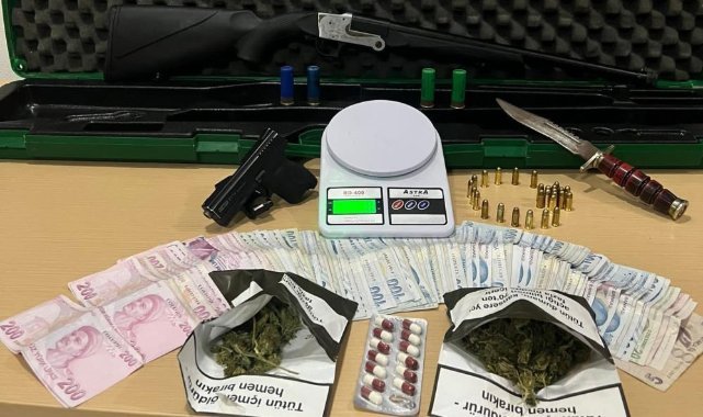 İzmir'de durdurulan araçtan çıkanlar şaşkına çevirdi