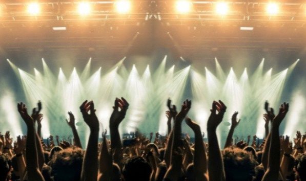 İzmir'de müzik yasağı saatinde düzenleme