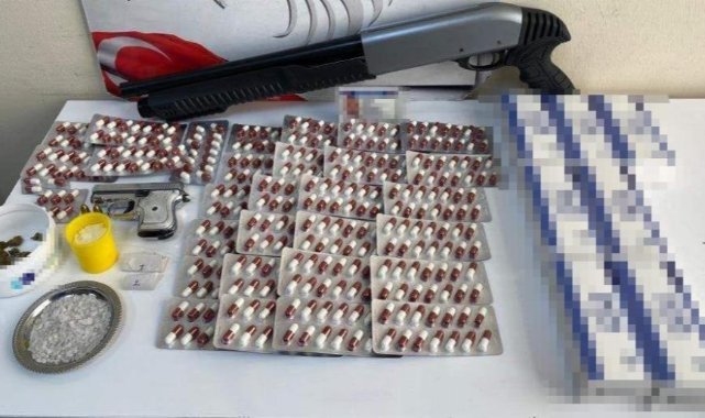İzmir'de vatandaşın ihbar ettiği evden uyuşturucu çıktı