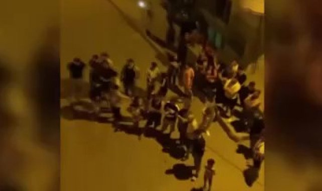 Mahalleli ile kavga eden genç, ortalığı birbirine kattı