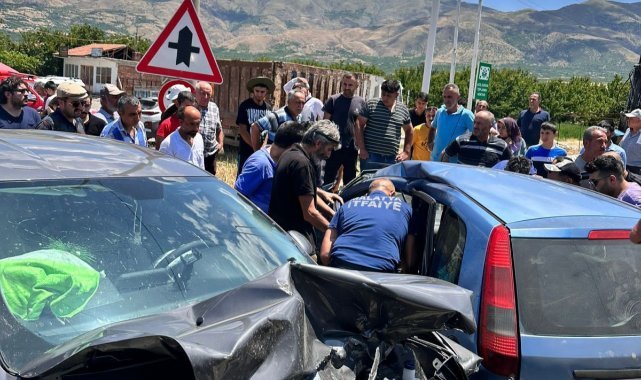Malatya'da otomobiller çarpıştı: Yaralılar var