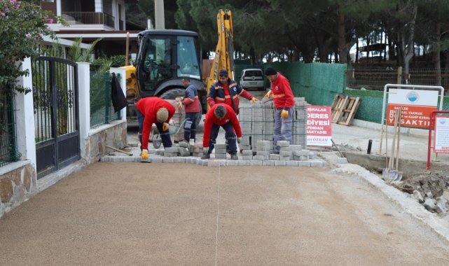 Menderes Gümüldür'de yollar nakış nakış işleniyor