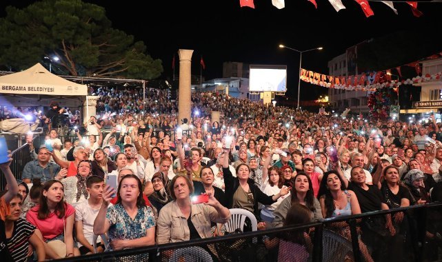 Orhan Hakalmaz Bergama'yı mest etti