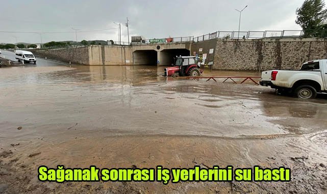 Sağanak sonrası iş yerlerini su bastı