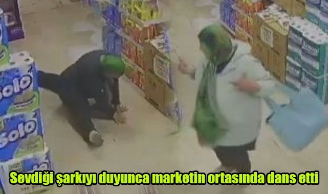 Sevdiği şarkıyı duyunca marketin ortasında dans etti