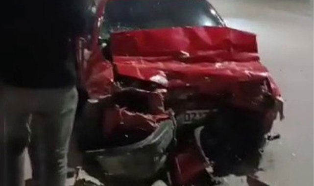 Tokat'ta kamyonet ile otomobilin çarpıştı
