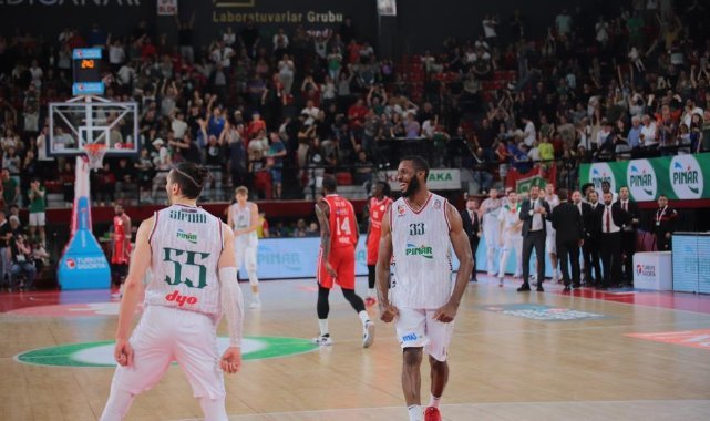 Vitto Brown, 1 yıl daha Pınar Karşıyaka’da