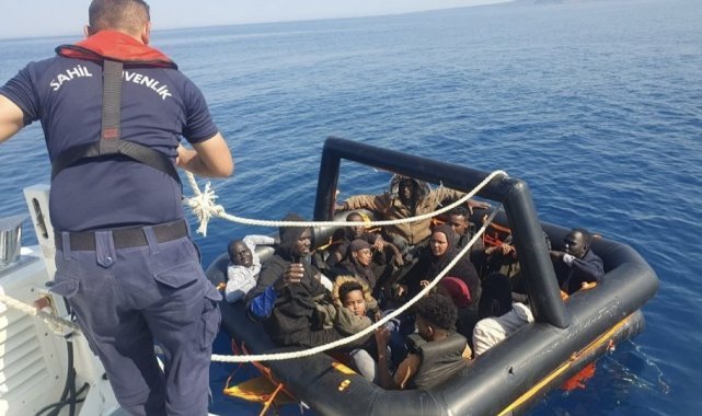 Yunan unsurları ölüme terk etti: 14 kaçak göçmen kurtarıldı