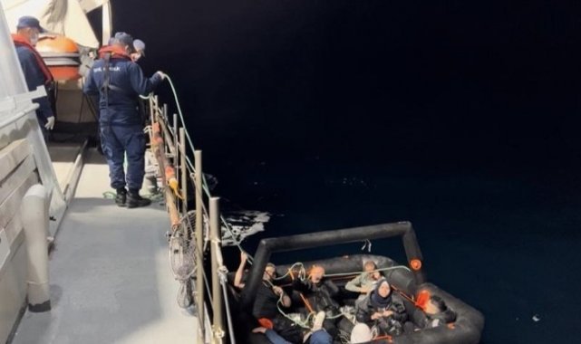 Yunan unsurlarınca ölüme terk edilen 7 kaçak göçmen kurtarıldı