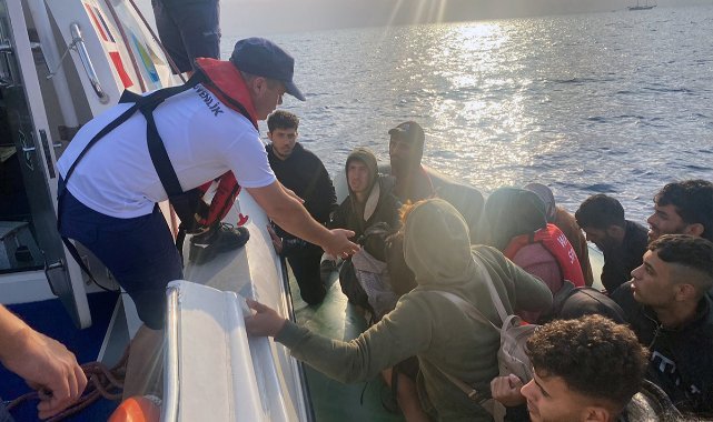 Yunanlıların geri ittiği 37 düzensiz göçmen kurtarıldı