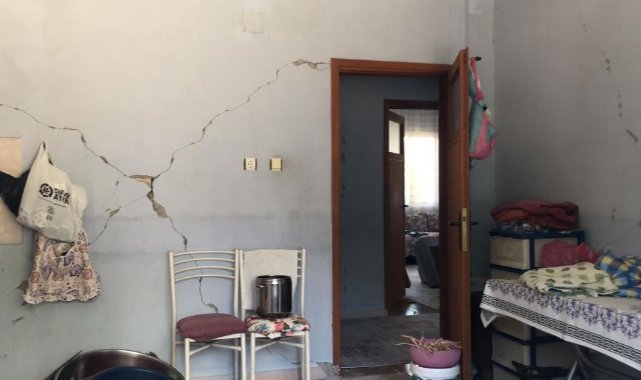 5.5’lik deprem bu köye büyük hasar verdi