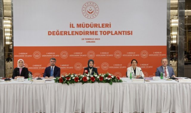 Aile ve Sosyal Hizmetler Bakanı Göktaş, İl Müdürleriyle bir araya geldi