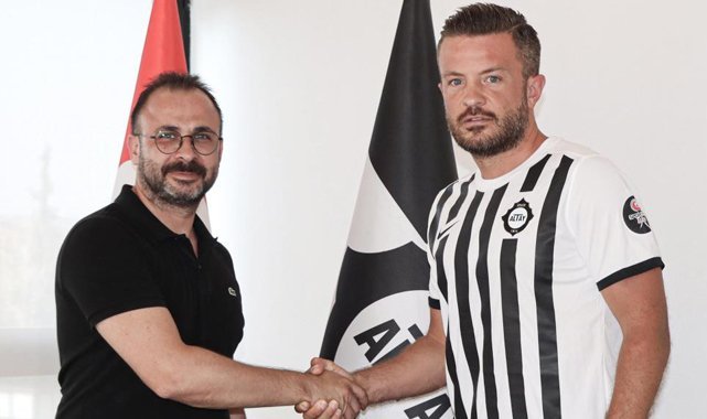 Altay’da Ceyhun Gülselam ve Özgür Özkaya’nın sözleşmeleri uzatıldı