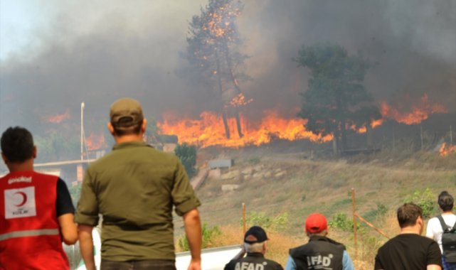 Çanakkale’de 3 gündür devam eden orman yangınına müdahale sürüyor