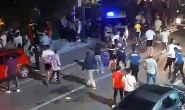 Çay bahçesinden sokağa taşan kavgada 15 kişi birbirine girdi