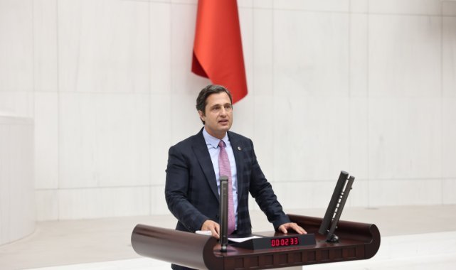 CHP’li Yücel şehir efsanesine dönüşen İzmir Şehir Hastanesi’ni Meclis’e taşıdı