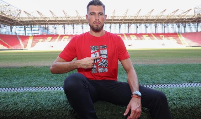 Göztepe’de Mateusz Lis, kalede güven verdi