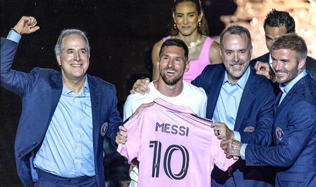 Inter Miami, Messi ve Busquets için imza töreni düzenledi