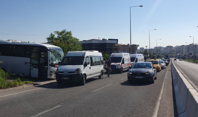 İşçi servisleri çarpıştı
