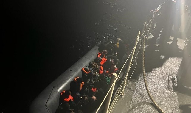 İzmir açıklarında 28 göçmen yakalandı