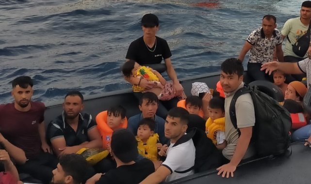 İzmir'de 54 düzensiz göçmen yakalandı